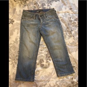 Dollhouse Capri jeans